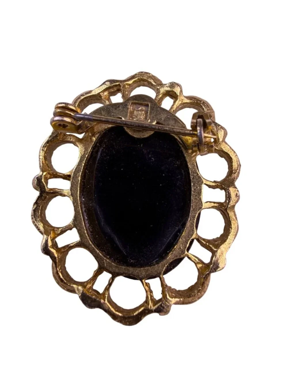 Vintage Gold Tone Womens Cameo Brooch Black/White Oval Metal Filigree Frame